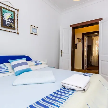 Ivana -two Bedroom With Garden Apartment